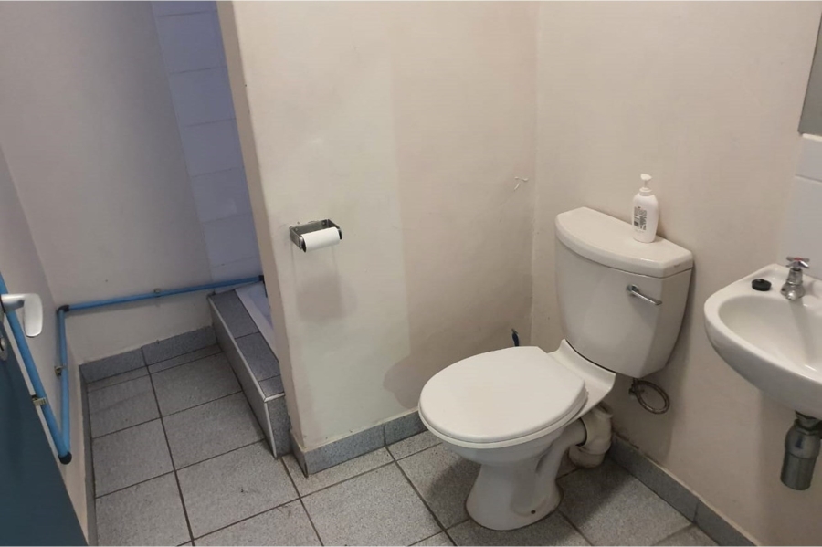 To Let commercial Property for Rent in Fairview Eastern Cape